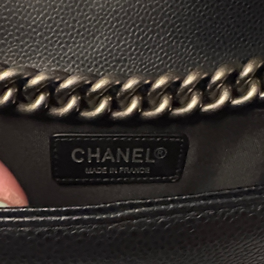Black Quilted Leather Shoulder Bag with Gunmetal Chain - Picture 5 of 9